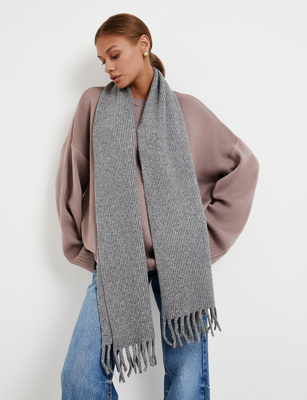 Серый женский шарф MASCOTTE 766-5206-2410 | ракурс 1