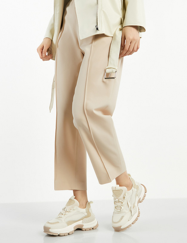 Белые массивные женские кроссовки MASCOTTE 234-213221-0601 | ракурс 1