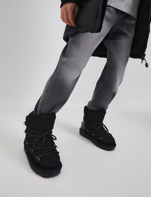 Черные меховые угги для девочек MASCOTTE 98-420458-0402 | ракурс 10 Черные меховые угги для девочек MASCOTTE 98-420458-0402 | ракурс 10