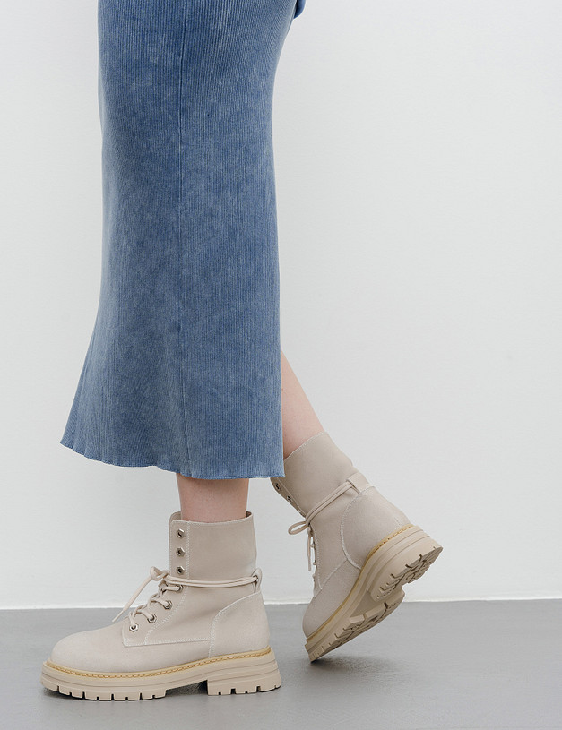 Молочные женские ботинки из велюра MASCOTTE 58-410321-0201 | ракурс 1
