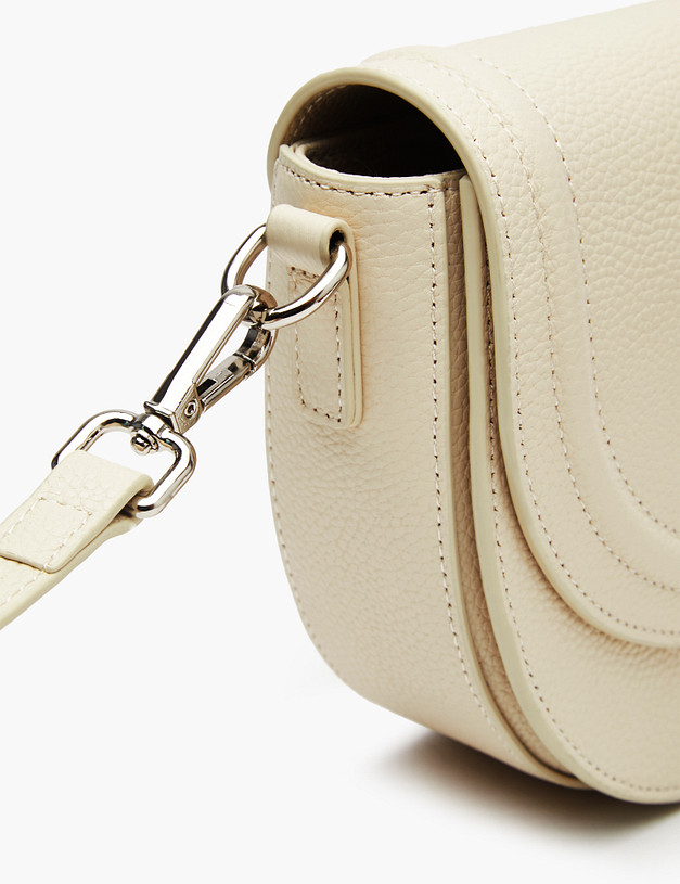 Бежевая женская сумка-седло MASCOTTE 660-3205-108 | ракурс 4 Бежевая женская сумка-седло MASCOTTE 660-3205-108 | ракурс 4