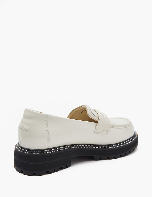 Молочные женские лоферы MASCOTTE 234-415011-0601 | ракурс 3