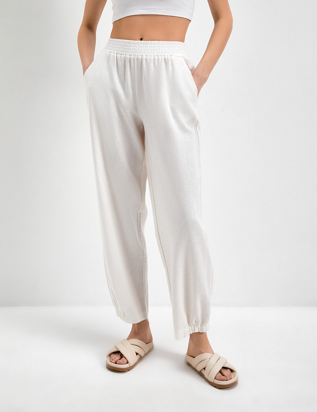 Женские льняные брюки-джоггеры белого цвета MASCOTTE 790-3118-2701 | ракурс 2