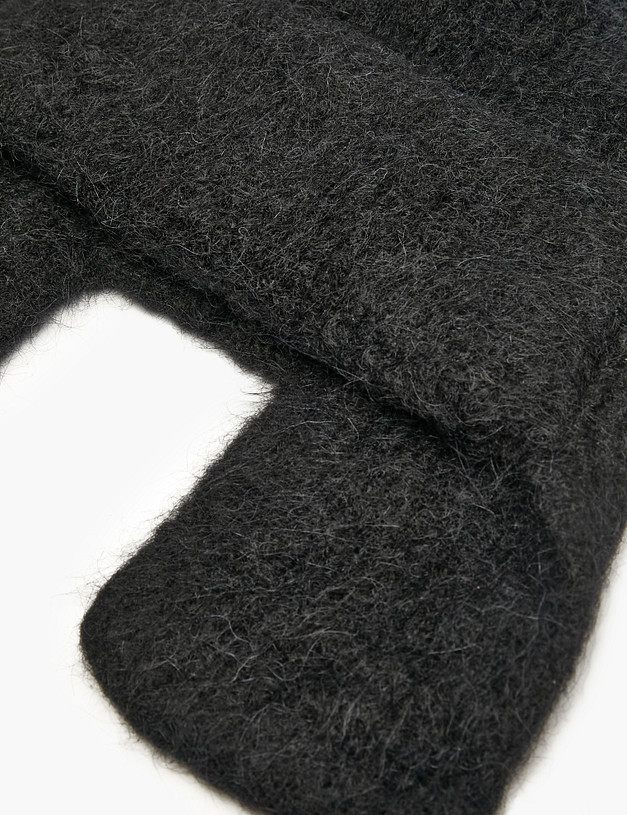 Черная женская шапка из шерсти альпаки MASCOTTE 998-5210-7502 | ракурс 3 Черная женская шапка из шерсти альпаки MASCOTTE 998-5210-7502 | ракурс 3