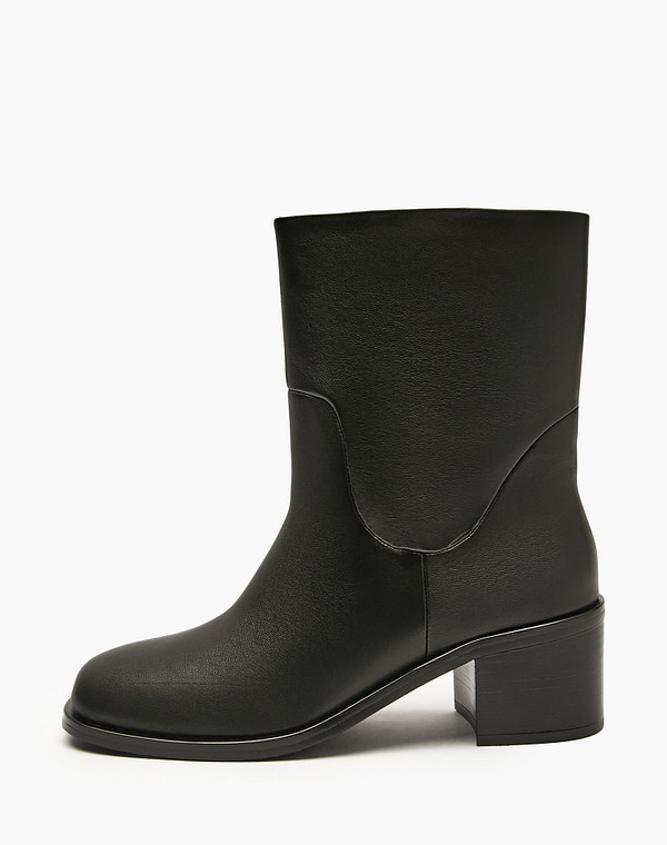 Черные женские ботильоны 10990₽