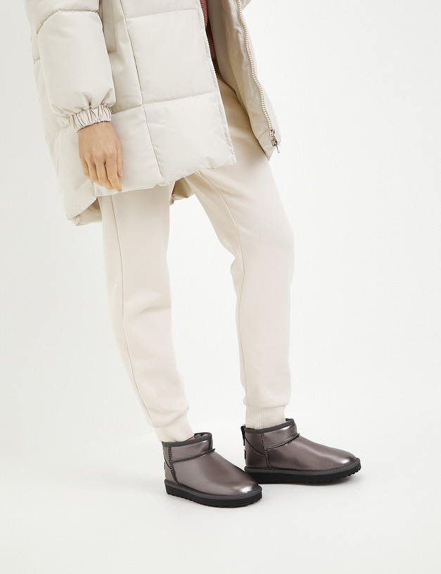 Короткие женские угги темно-серебряного цвета MASCOTTE 234-1225132-0116 | ракурс 1