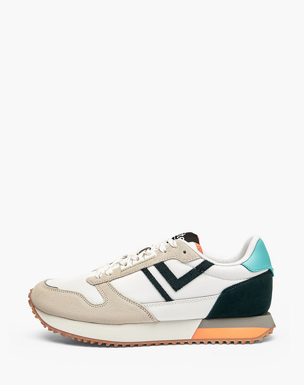 Белые мужские кроссовки