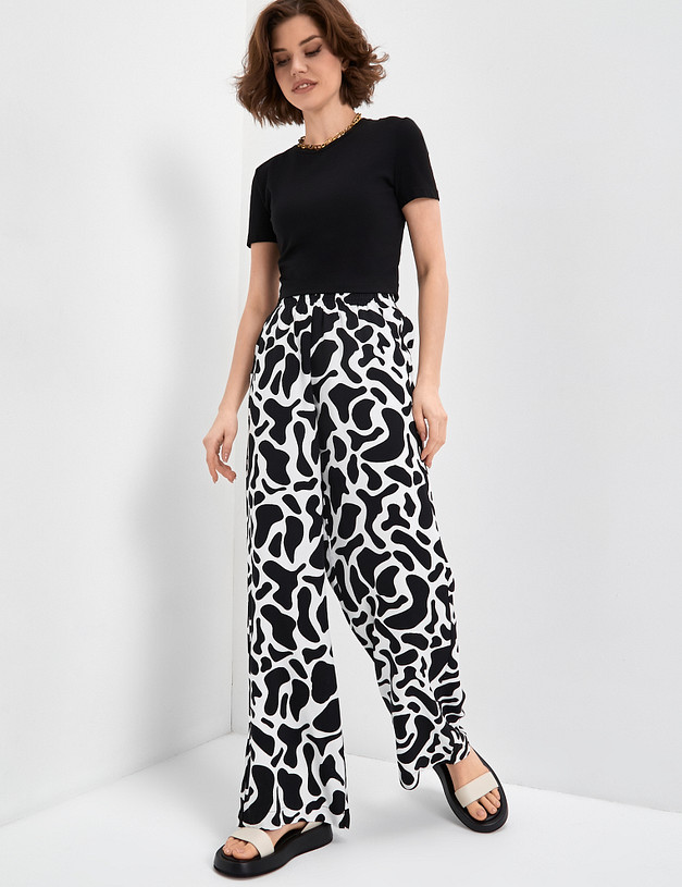 Женские широкие брюки с принтом MASCOTTE 790-3104-2402 | ракурс 2