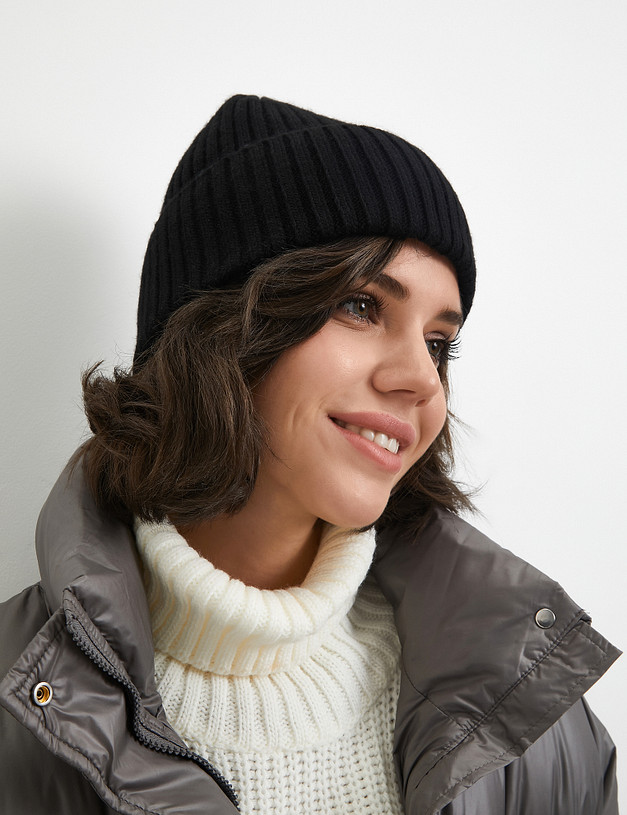 Черная женская шапка MASCOTTE 781-3231-7502 | ракурс 1