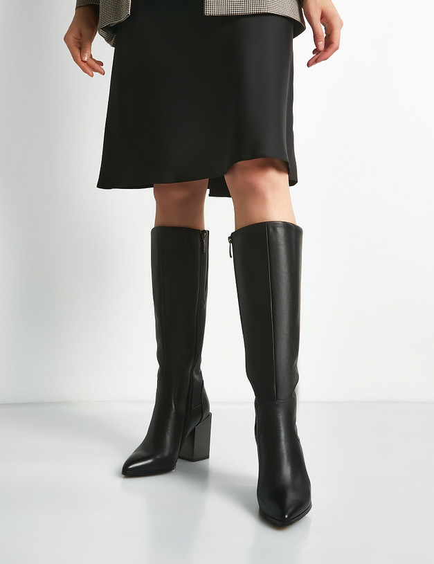 Черные женские сапоги на квадратном каблуке MASCOTTE 233-221822-0102 | ракурс 1