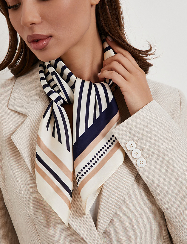 Женский платок с геометрическим принтом MASCOTTE 766-6112-2401 | ракурс 2