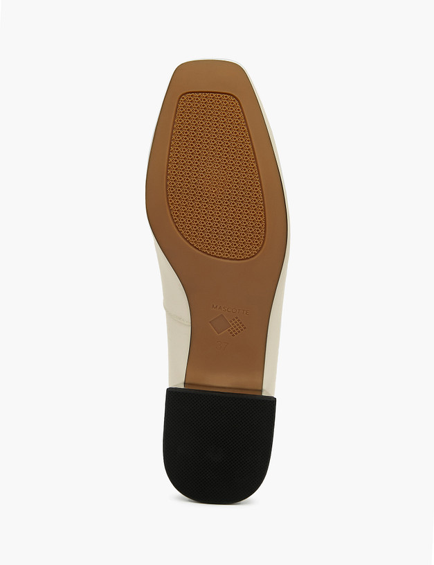 Молочные лакированные женские туфли MASCOTTE 126-210511-0701 | ракурс 5