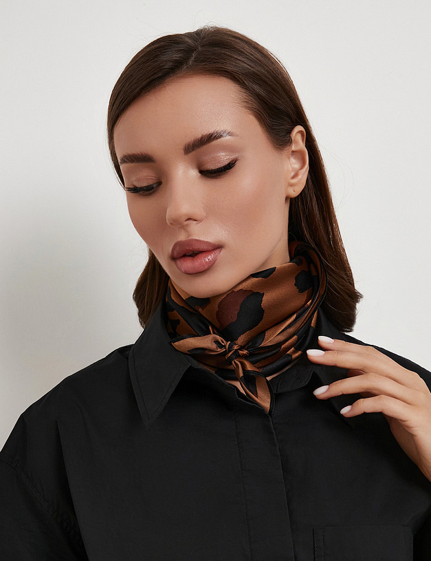 Женский платок с анималистичным принтом MASCOTTE 766-6137-2109 | ракурс 1