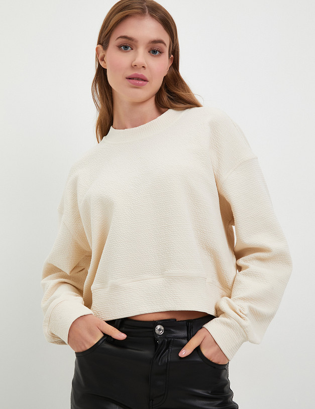 Молочный укороченный женский свитшот MASCOTTE 234-3284-2601 | ракурс 3