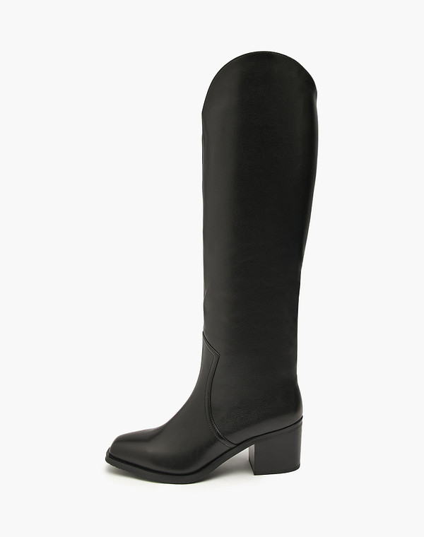 Черные женские сапоги 14990₽