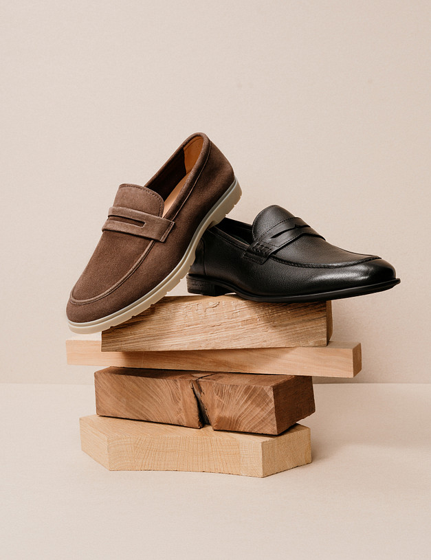 Черные мужские лоферы MASCOTTE 58-514911-0102 | ракурс 1 Черные мужские лоферы MASCOTTE 58-514911-0102 | ракурс 1