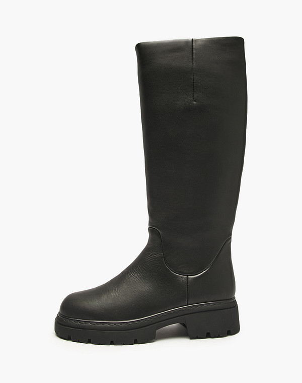 Черные женские зимние сапоги 16990₽