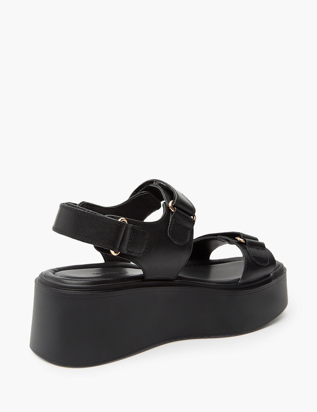 Черные женские сандалии на платформе MASCOTTE 233-3183711-0102 | ракурс 3