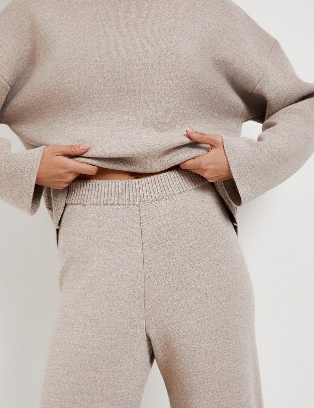 Бежевый женский костюм MASCOTTE 990-5202-7508 | ракурс 4