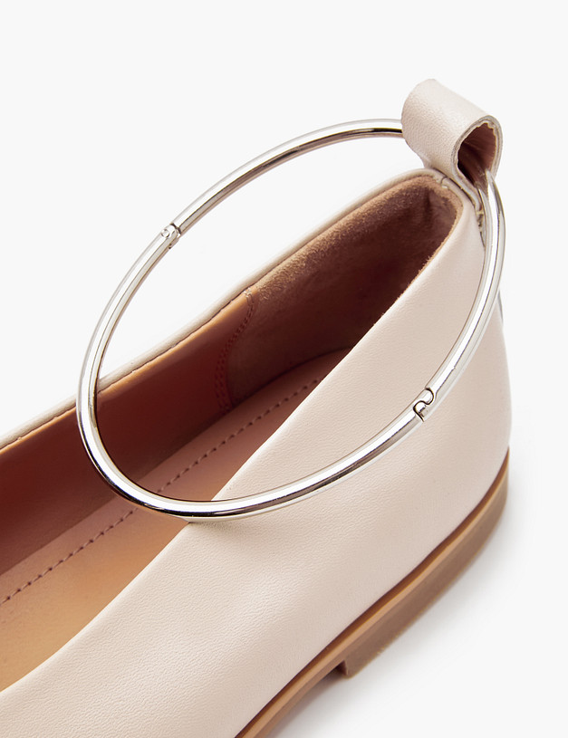 Бежевые женские балетки с металлическим браслетом MASCOTTE 233-4124911-3536M | ракурс 8 Бежевые женские балетки с металлическим браслетом MASCOTTE 233-4124911-3536M | ракурс 8