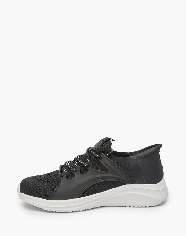 Черные женские кроссовки 2990₽