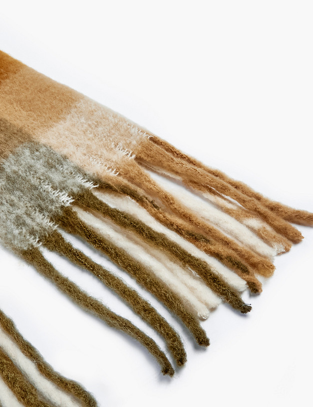 Коричневый объемный женский шарф MASCOTTE 766-2218-2409 | ракурс 3 Коричневый объемный женский шарф MASCOTTE 766-2218-2409 | ракурс 3