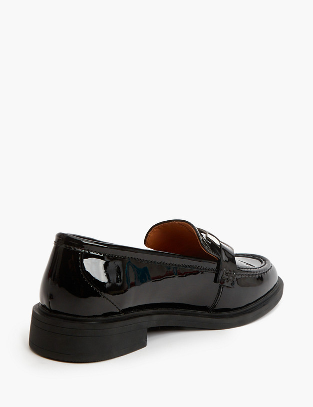 Черные лакированные  женские лоферы MASCOTTE 233-311411-3701M | ракурс 3