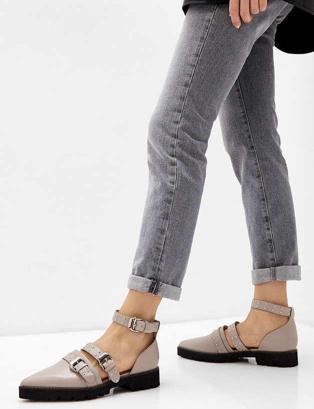 Бежевые туфли на низком каблуке MASCOTTE 09-111211-3526M | ракурс 1