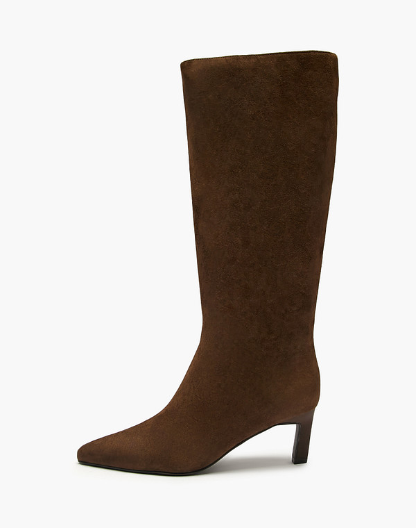 Коричневые женские сапоги 13990₽