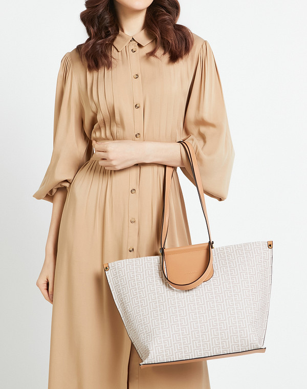 Бежевая женская сумка с принтом 4490₽