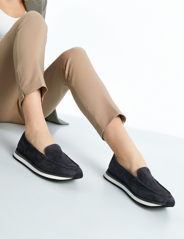 Серые велюровые женские лоферы MASCOTTE 22-2145612-3656M | ракурс 1