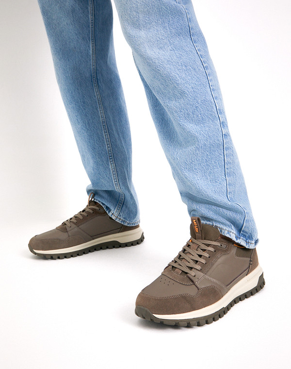 Коричневые мужские кроссовки 3290₽