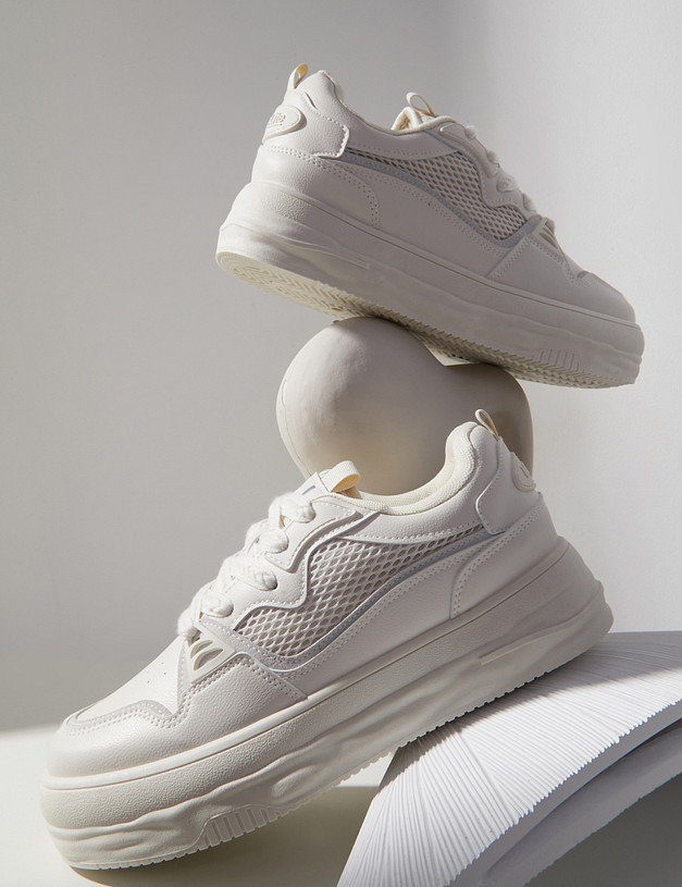 Молочные женские кеды с сетчатыми вставками MASCOTTE 64-410921-0601 | ракурс 1