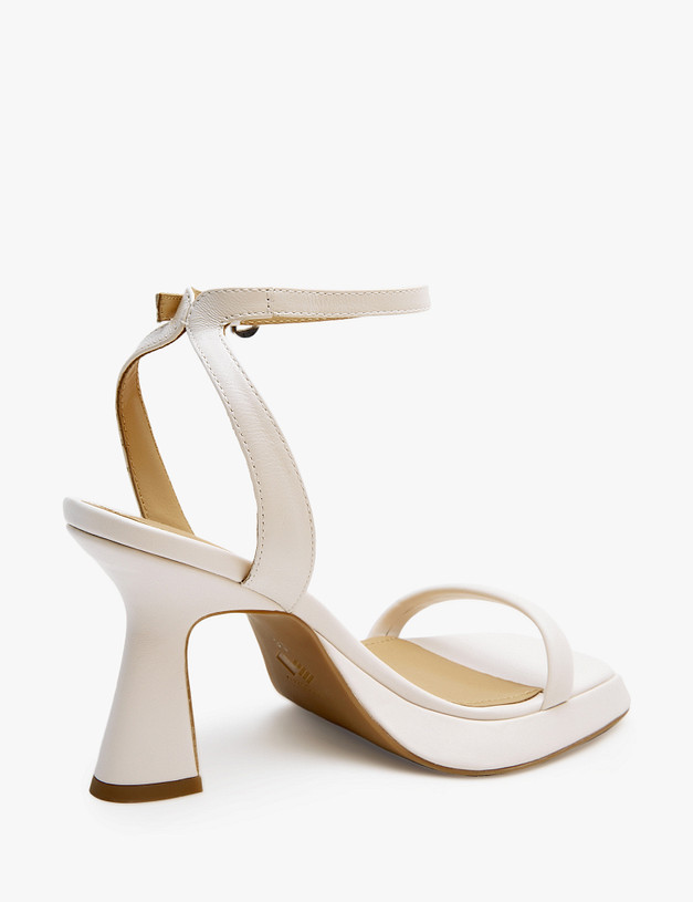 Молочные кожаные босоножки MASCOTTE 233-312212-0501 | ракурс 4