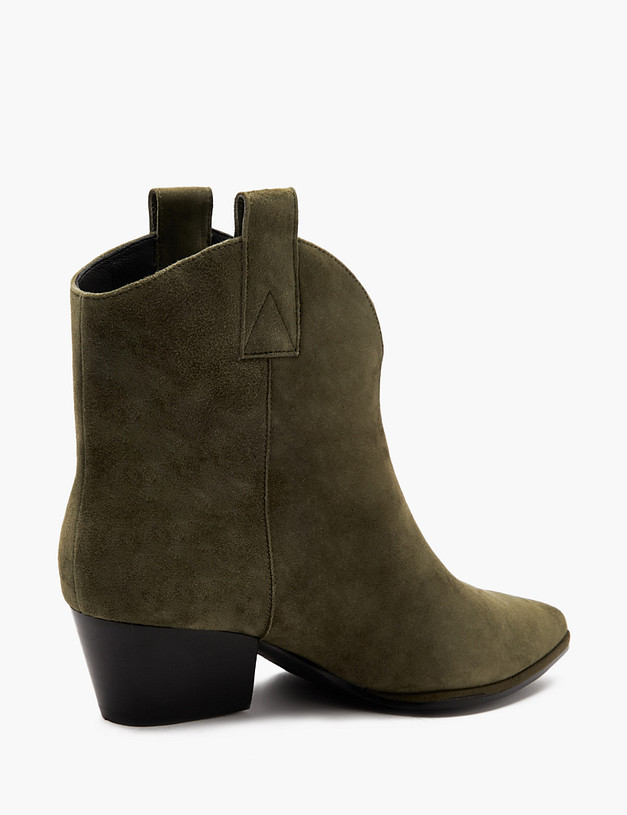 Оливковые женские казаки из велюра MASCOTTE 126-3203921-0604 | ракурс 3 Оливковые женские казаки из велюра MASCOTTE 126-3203921-0604 | ракурс 3