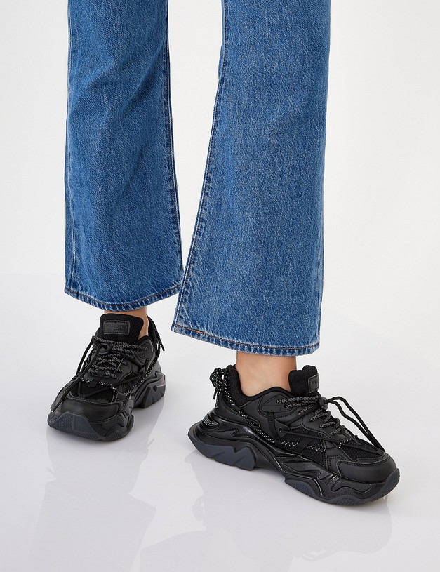 Черные женские кроссовки MASCOTTE 64-111021-0202 | ракурс 1