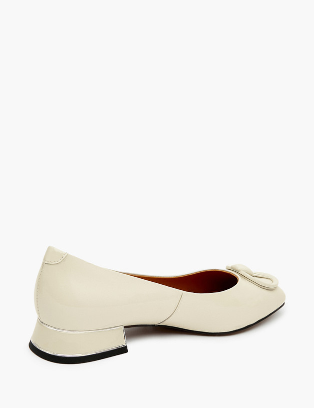 Молочные лакированные женские туфли MASCOTTE 126-210511-0701 | ракурс 3