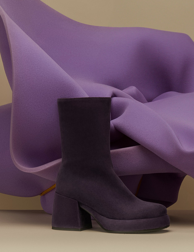 Темно-фиолетовые женские ботильоны из велюра MASCOTTE 126-320321-0607 | ракурс 1