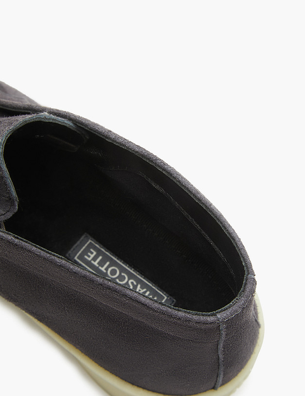 Серые женские дезерты из велюра MASCOTTE 22-3180227-3656M | ракурс 6 Серые женские дезерты из велюра MASCOTTE 22-3180227-3656M | ракурс 6