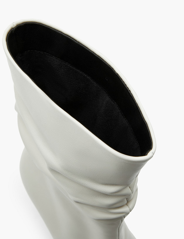 Молочные женские ботильоны на высоком каблуке MASCOTTE 126-320921-0101 | ракурс 7 Молочные женские ботильоны на высоком каблуке MASCOTTE 126-320921-0101 | ракурс 7