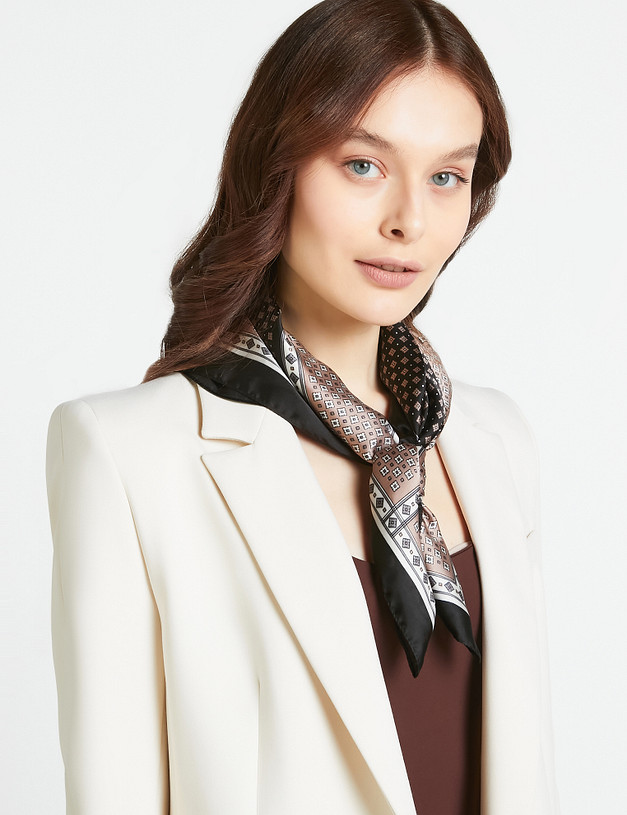 Черный женский платок MASCOTTE 766-2110-2409 | ракурс 1