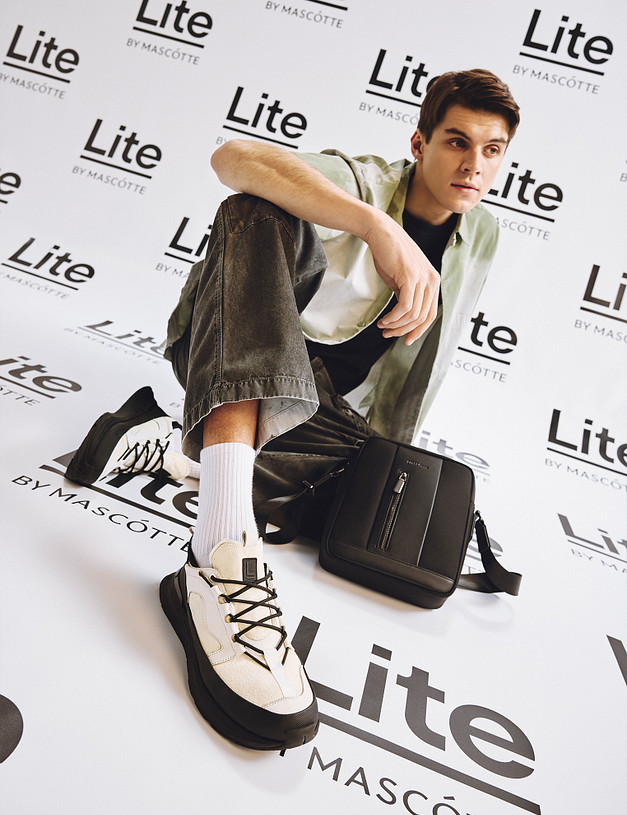 Белые мужские кроссовки с контрастной подошвой MASCOTTE 128-5130721-0101 | ракурс 2