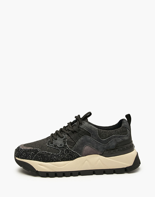 Серые женские кроссовки 6990₽