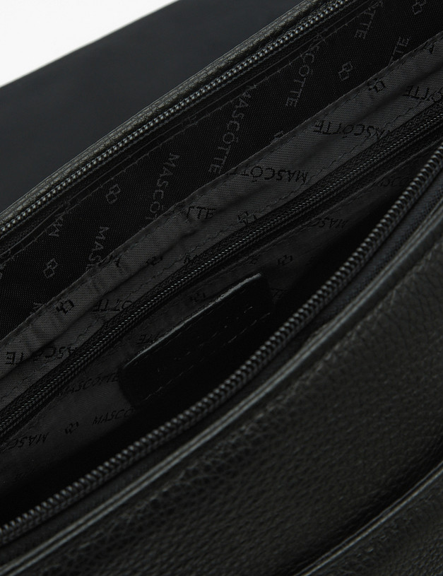 Черная мужская сумка из кожи MASCOTTE 622-2206-102 | ракурс 3 Черная мужская сумка из кожи MASCOTTE 622-2206-102 | ракурс 3