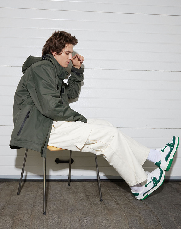 128-323621-0601/04 Полуботинки для активного отдыха мужские кож.спилок/текстиль бел-зелен, Mascotte Lite