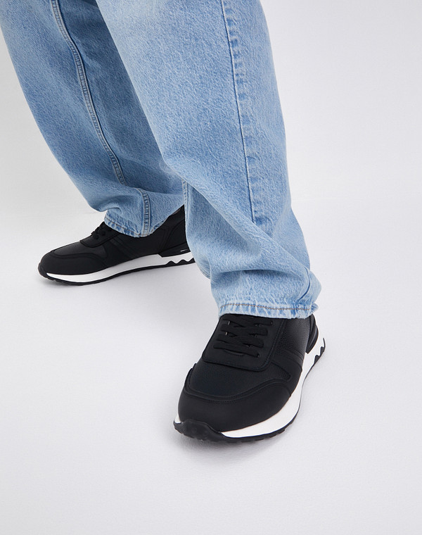 Черные мужские зимние кроссовки 6990₽