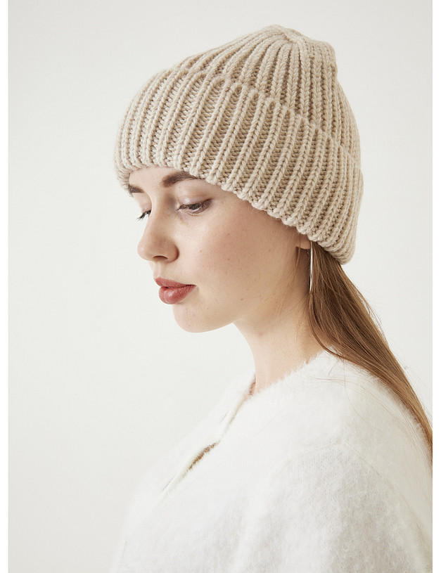 Молочная женская шапка MASCOTTE 781-1221-7501 | ракурс 1 Молочная женская шапка MASCOTTE 781-1221-7501 | ракурс 1