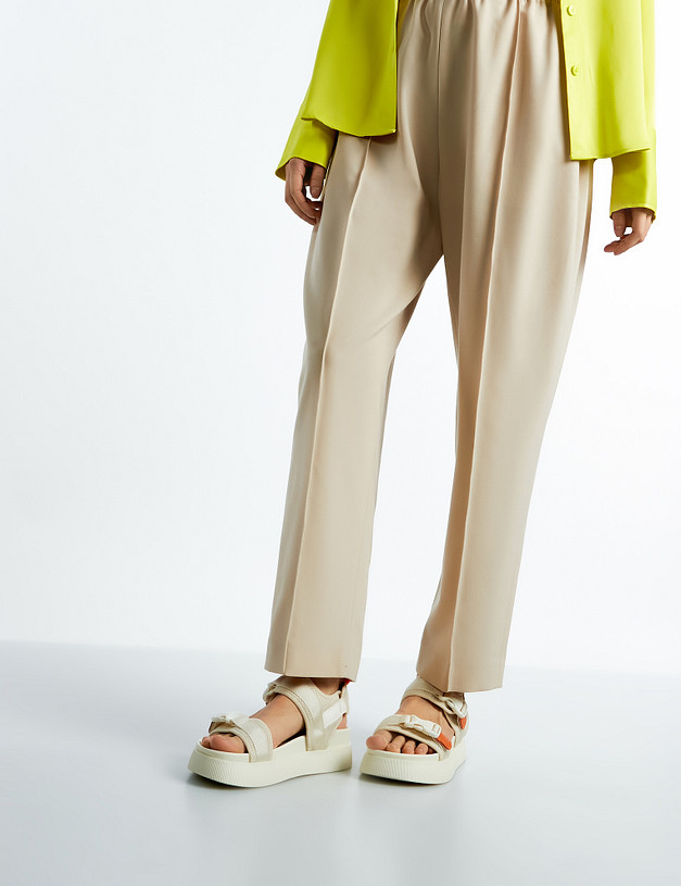 Бежевые женские сандалии на платформе MASCOTTE 234-215111-0208 | ракурс 1