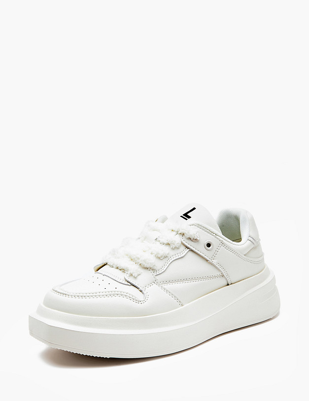 Белые женские кеды с пушистыми шнурками MASCOTTE 156-410921-0601 | ракурс 4