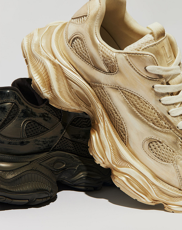 Золотистые женские массивные кроссовки 4990₽